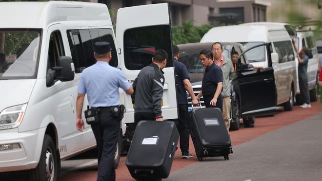 桑乔入选多特比赛大名单！队记：他的训练状态让一些队友印象深刻